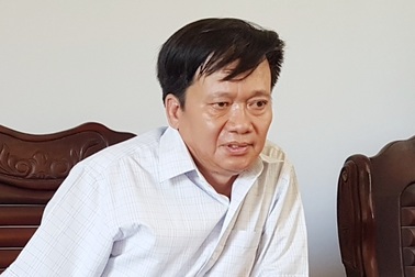 Huế: Bí thư kiêm Chủ tịch xã bị tố "gọt chết" gốc cây của người dân!