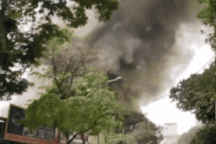 Quán gà Mạnh Hoạch ở Hà Nội bốc cháy ngùn ngụt