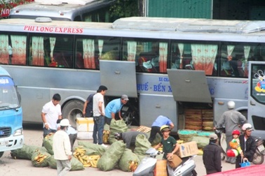 Huế: Không thiếu xe về Tết cho sinh viên, công nhân