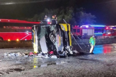 Tai nạn xe khách ở Phú Yên, 3 người tử vong, nhiều người bị thương