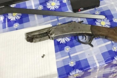 Mâu thuẫn tiền bạc, chồng bắn vợ cũ tối mùng 3 Tết