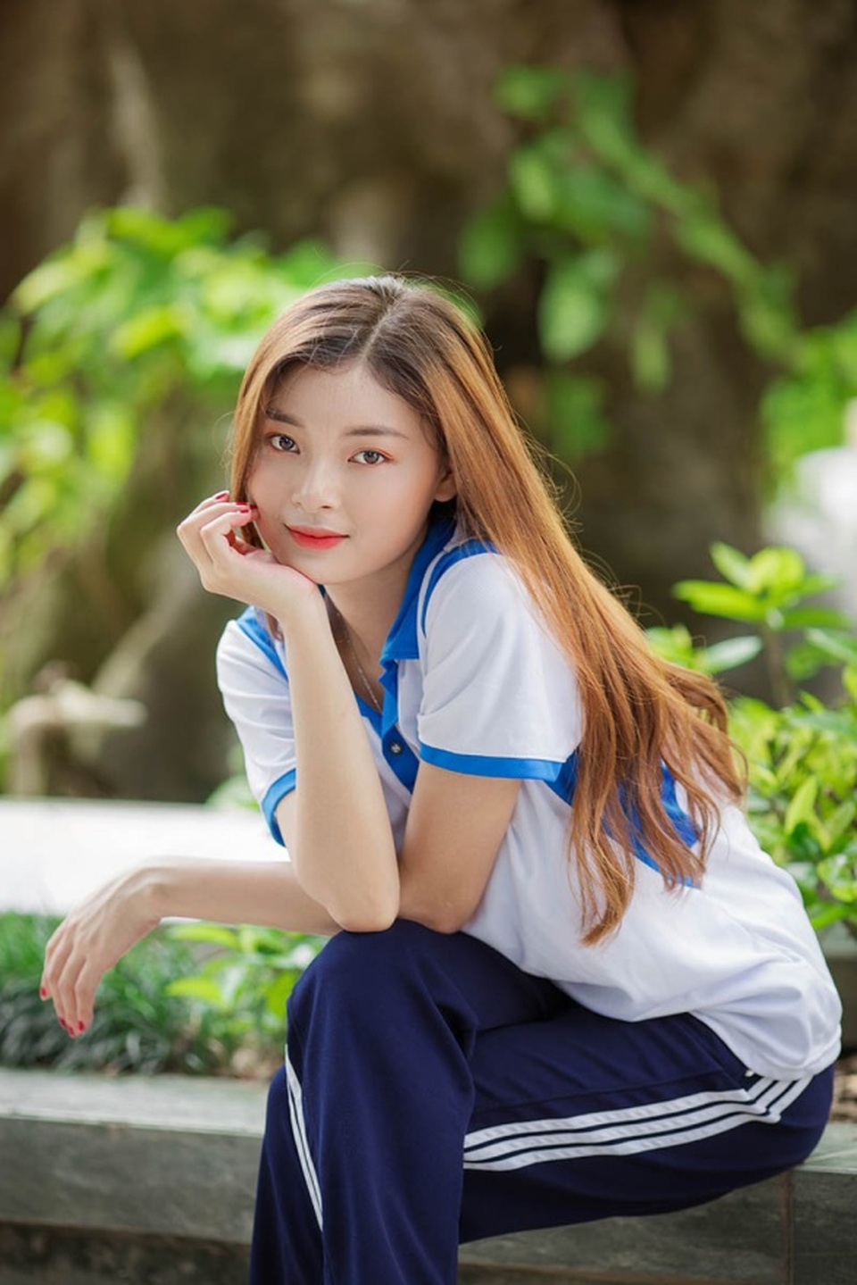 Á khôi Tài sắc Việt Nam đẹp rạng ngời trong bộ đồng phục giản dị - 7
