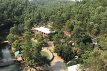 Khu du lịch trái phép rộng hàng nghìn mét vuông nằm “chình ình” trên đất rừng