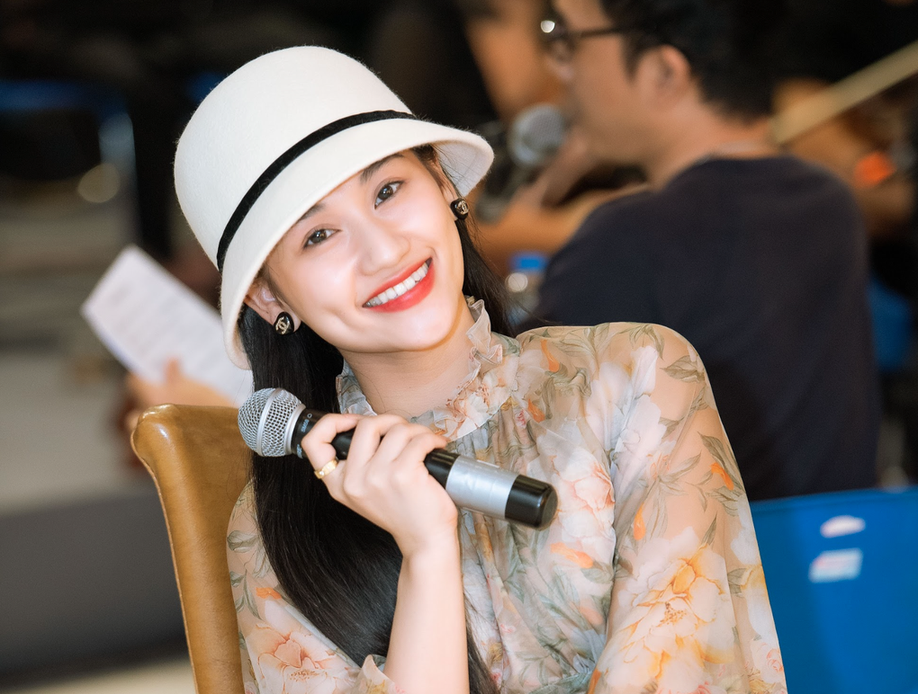 NSƯT Tố Nga: Quang Linh là người rất dễ chịu, bình dân - 4 NSƯT Tố Nga: Quang Linh là người rất dễ chịu, bình dân - 4