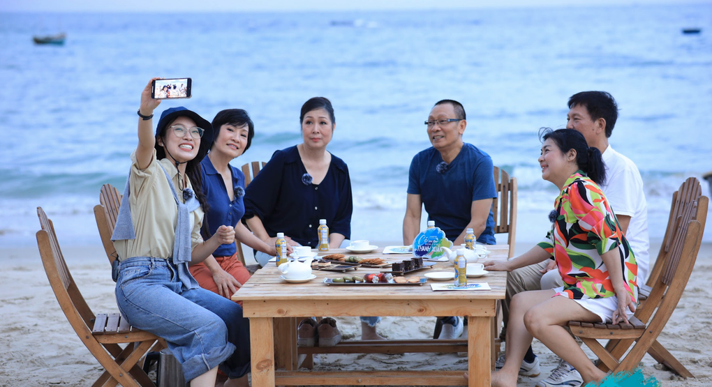 Nhà báo Lại Văn Sâm không biết lái xe, NSND Hồng Vân sợ nước - 1 Nhà báo Lại Văn Sâm không biết lái xe, NSND Hồng Vân sợ nước - 1