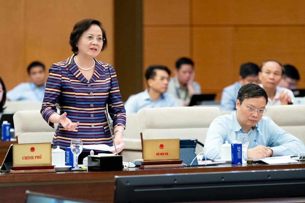 Đề xuất doanh nhân tiêu biểu được ký hợp đồng làm công chức lãnh đạo - 1 Đề xuất doanh nhân tiêu biểu được ký hợp đồng làm công chức lãnh đạo - 1