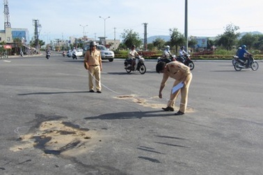 Xe bồn tông xe máy, một phụ nữ tử vong