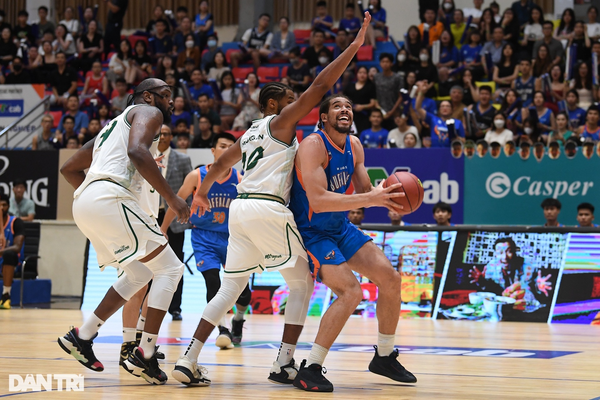 Ngôi sao tuyển Việt Nam tỏa sáng, Hanoi Buffaloes có chiến thắng ngược dòng - 6 Ngôi sao tuyển Việt Nam tỏa sáng, Hanoi Buffaloes có chiến thắng ngược dòng - 6
