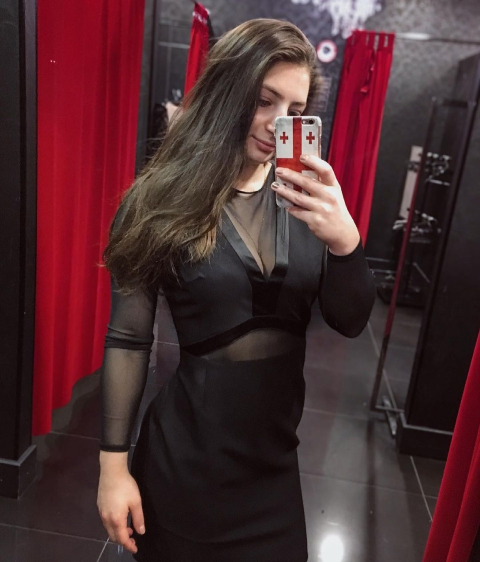 Vẻ đẹp rạng ngời, hút hồn của mỹ nhân MMA người Gruzia - 7