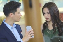 Nhận được tin nhắn "cầu xin" từ người lạ, bạn trai vội vã chia tay tôi