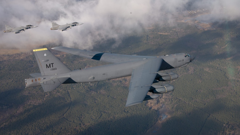 Mỹ có thể triển khai máy bay ném bom chiến lược B-52 tới Australia - 1 Mỹ có thể triển khai máy bay ném bom chiến lược B-52 tới Australia - 1