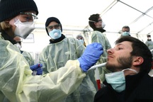 Làn sóng bùng phát dịch Covid-19 trở lại châu Âu