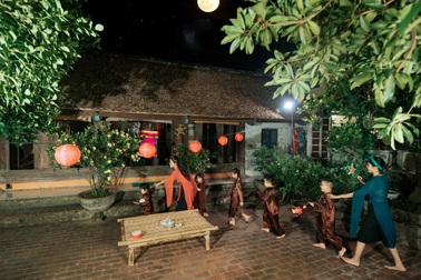 Ký ức Trung thu xưa ùa về qua bộ ảnh "Đêm hội Trăng rằm"