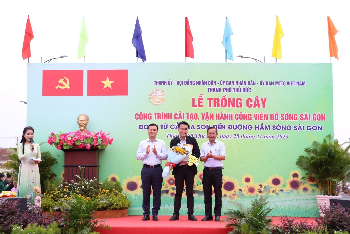 מקום בילוי חדש לתושבי HCMC על גדת נהר סייגון - 4 Thêm điểm vui chơi mới cho người dân TPHCM tại bờ sông Sài Gòn - 4