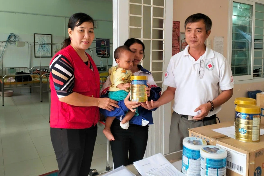 Nữ chủ tịch hội sinh ra để làm từ thiện, lan tỏa yêu thương - 2 Nữ chủ tịch hội sinh ra để làm từ thiện, lan tỏa yêu thương - 2