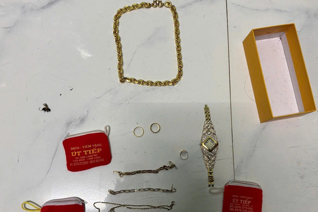Trộm hơn 1 tỷ đồng tiền, vàng ở Vĩnh Long rồi đi Mũi Né nghỉ dưỡng - 2 Trộm hơn 1 tỷ đồng tiền, vàng ở Vĩnh Long rồi đi Mũi Né nghỉ dưỡng - 2