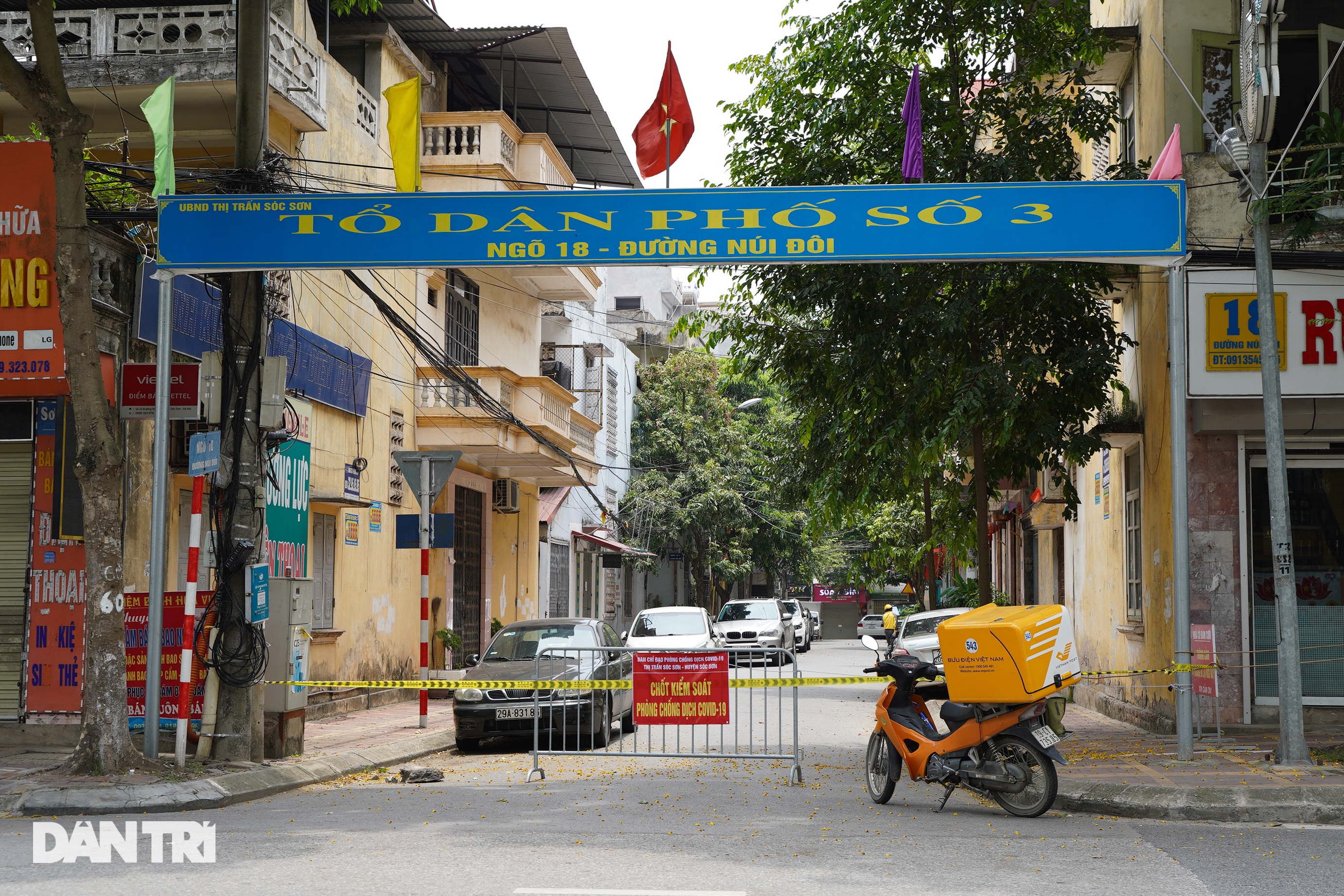 24 giờ tại các chốt kiểm soát cơ động khắp đường phố Thủ đô - 6 24 giờ tại các chốt kiểm soát cơ động khắp đường phố Thủ đô - 6
