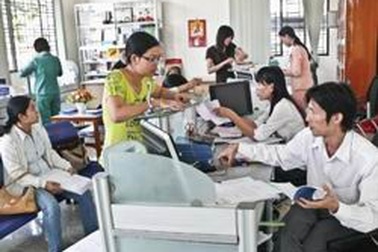 Nhân viên phục vụ nhà hàng có phải đóng BHXH?