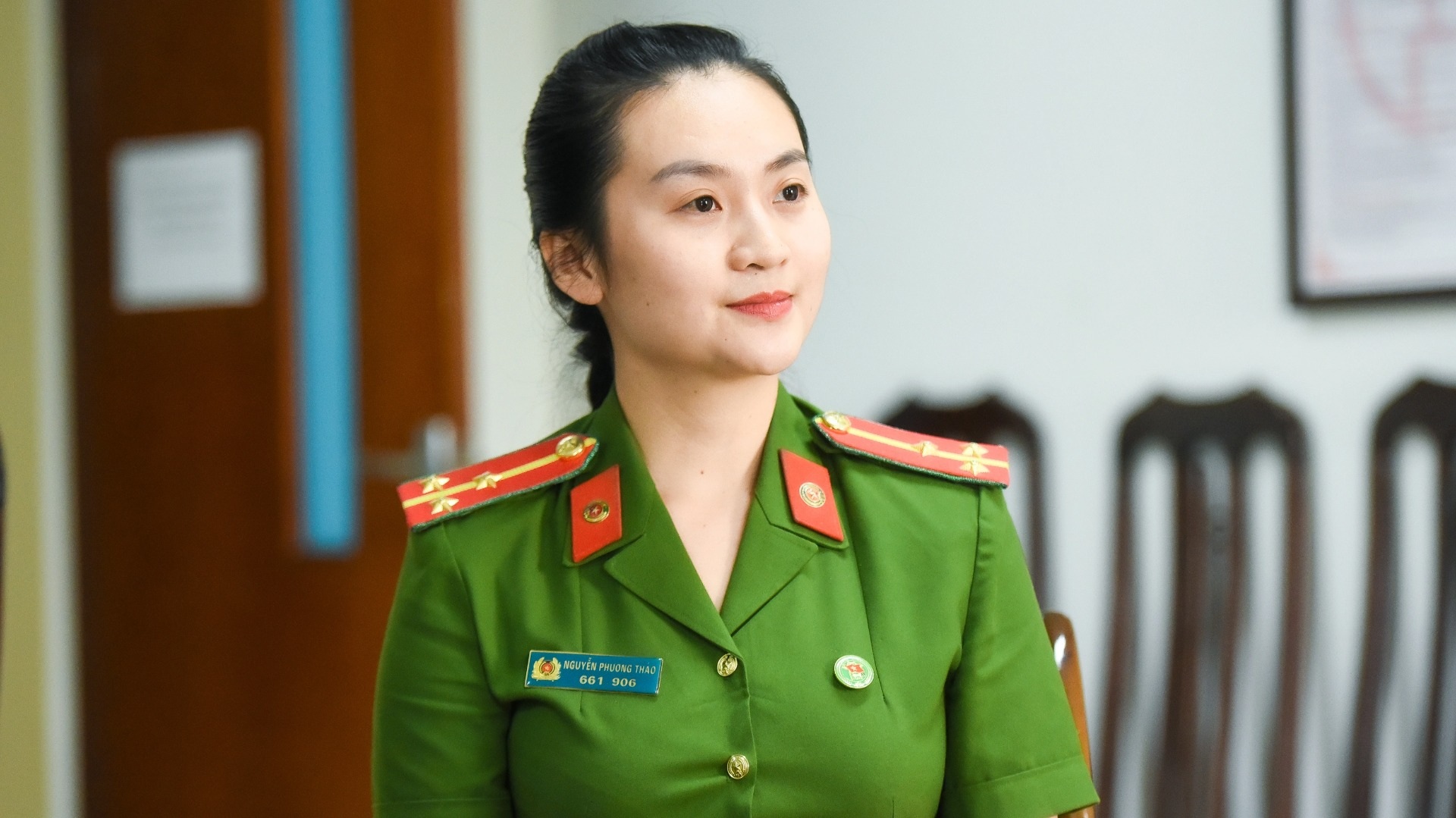 Nữ trinh sát xinh đẹp kể chuyện "săn" tội phạm, nhập đủ vai để "bám nghề"