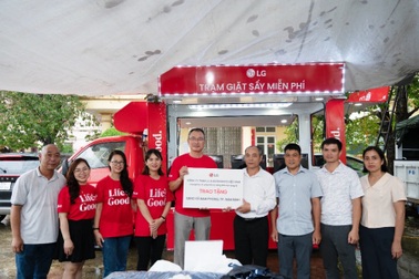 Gần 3,5 tấn áo quần, chăn mền được giặt sạch từ trạm giặt sấy miễn phí của LG