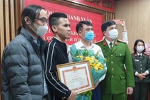 Bố của bé 3 tuổi rơi từ tầng 12A: "Con tôi như được tái sinh"