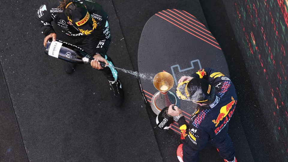 Chặng 4 mùa giải F1 2021: Hamilton đánh úp Verstappen, thong dong về đích - 5 Chặng 4 mùa giải F1 2021: Hamilton đánh úp Verstappen, thong dong về đích - 5