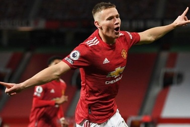 Tỏa sáng khó tin, ngôi sao Man Utd đi vào lịch sử
