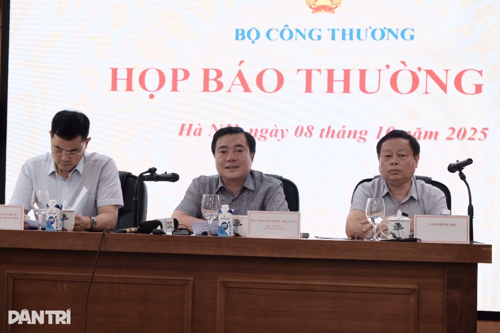 Thứ trưởng: Không lý gì Bộ Công Thương làm khó người dân lắp điện mặt trời - 2