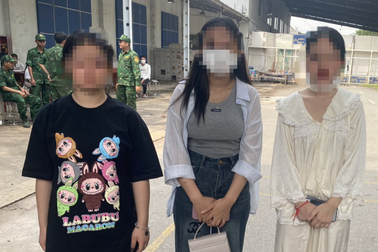 Tây Ninh tiếp nhận 39 công dân từ Campuchia