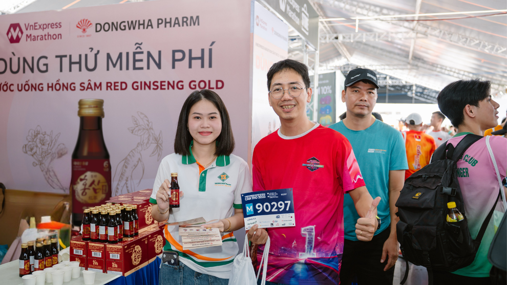 Nước uống hồng sâm Dongwha Red Ginseng Gold tiếp sức vận động viên chạy bộ - 3 Nước uống hồng sâm Dongwha Red Ginseng Gold tiếp sức vận động viên chạy bộ - 3