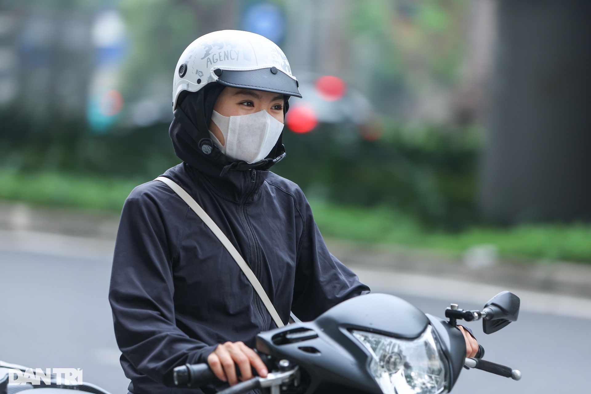 Cuộc sống trong căn phòng 4m2 của mỹ nhân mét rưỡi làm nghề... liều mạng - 17 Cuộc sống trong căn phòng 4m2 của mỹ nhân mét rưỡi làm nghề... liều mạng - 17
