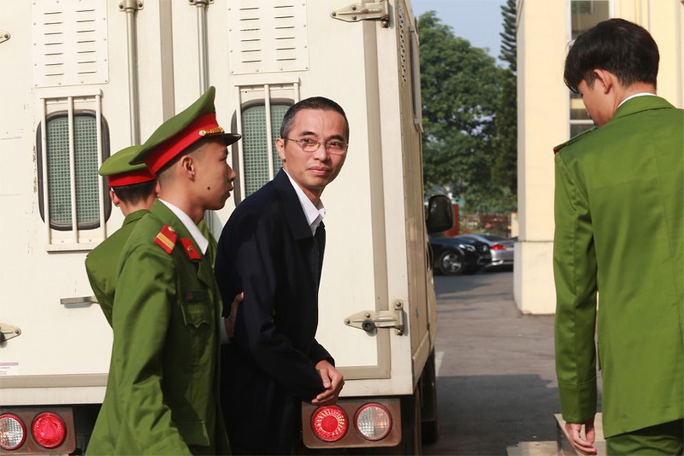 Ông Trương Minh Tuấn vắng mặt, hoãn phiên tòa xử thuộc cấp - 5 Ông Trương Minh Tuấn vắng mặt, hoãn phiên tòa xử thuộc cấp - 5