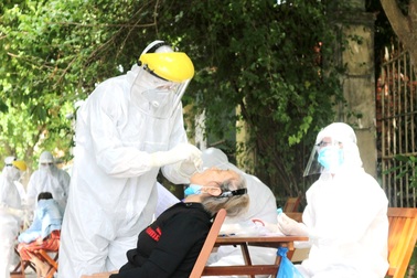 Thợ cắt tóc mắc Covid-19 ở Quảng Nam mỗi ngày tiếp xúc hàng chục khách hàng