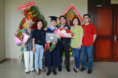 Vũ Cát Tường nhận bằng kỹ sư loại giỏi