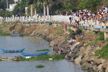 Nhặt phế liệu, trượt chân chết đuối