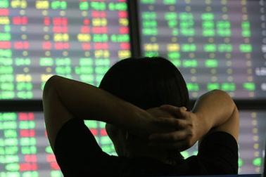 VN-Index mất mốc 480 điểm, KLGD tăng dần