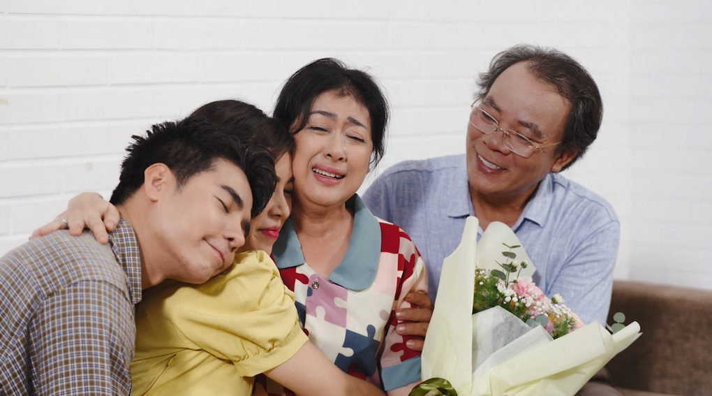 Phương Bình tiết lộ lí do ngượng ngùng khi đóng vai vợ chồng với Thanh Thủy - 2 Phương Bình tiết lộ lí do ngượng ngùng khi đóng vai vợ chồng với Thanh Thủy - 2