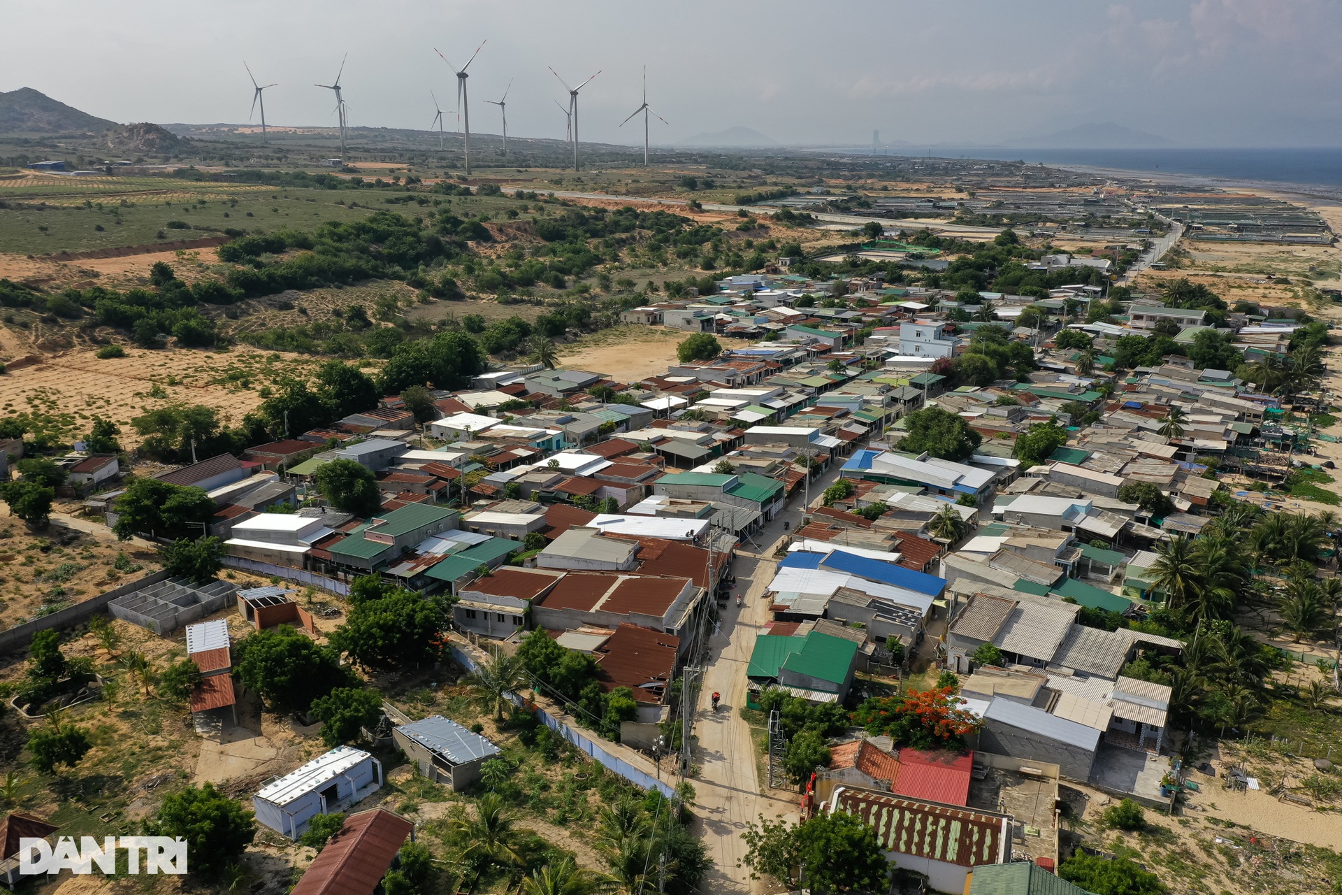 قريتان ساحليتان في نينه ثوان بعد نصف عام من القرار ببدء الطاقة النووية - 1 Hai làng ven biển Ninh Thuận sau nửa năm nghị quyết khởi động điện hạt nhân - 1