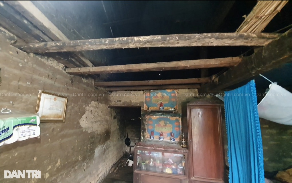 Nhói lòng người phụ nữ khuyết tật sống đơn độc cả đời trong bóng tối - 3 Nhói lòng người phụ nữ khuyết tật sống đơn độc cả đời trong bóng tối - 3
