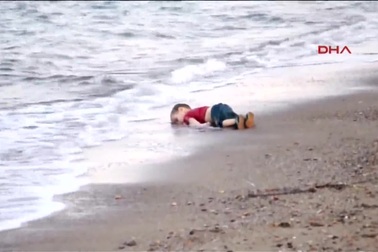 Toàn cảnh thế giới năm 2015 trong 60 giây (Video: IBTimes)