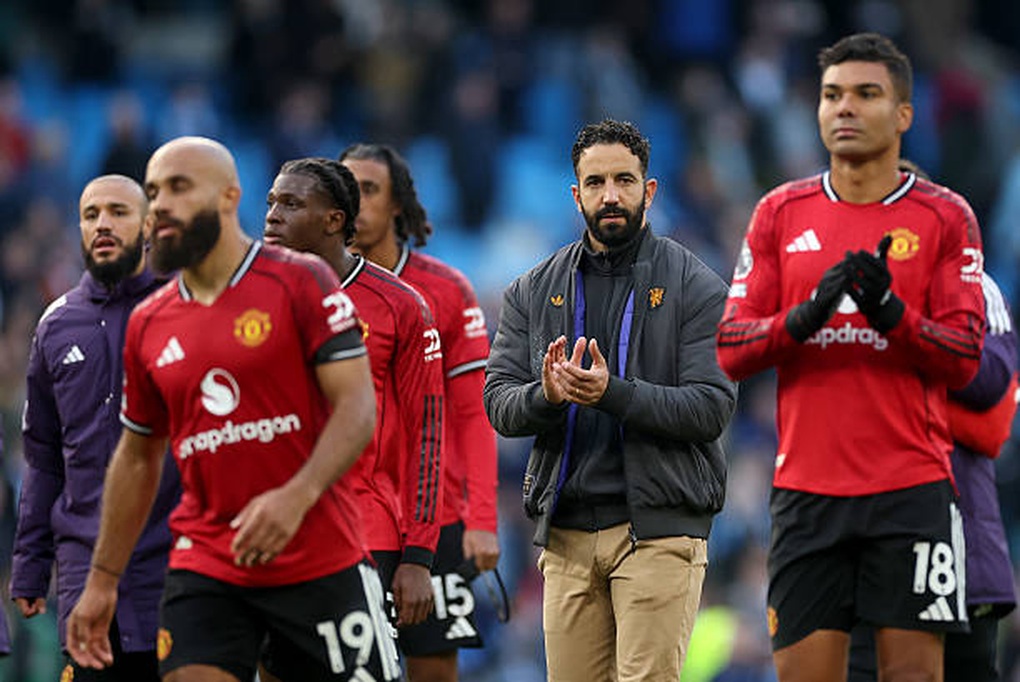 Báo Anh tiết lộ thời điểm Man Utd sa thải HLV Amorim - 1 Báo Anh tiết lộ thời điểm Man Utd sa thải HLV Amorim - 1
