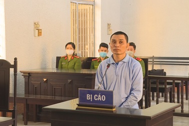 Cha dượng xâm hại con gái riêng của vợ mới hơn 7 tuổi