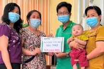 Lập sổ tiết kiệm hơn 300 triệu đồng giúp đỡ bé hở hàm ếch bị cha mẹ bỏ rơi