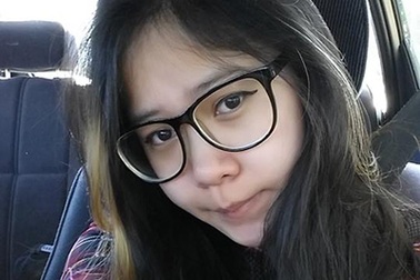 Nữ sinh gốc Việt gây sốt với bản tiếng Anh "Chắc ai đó sẽ về"