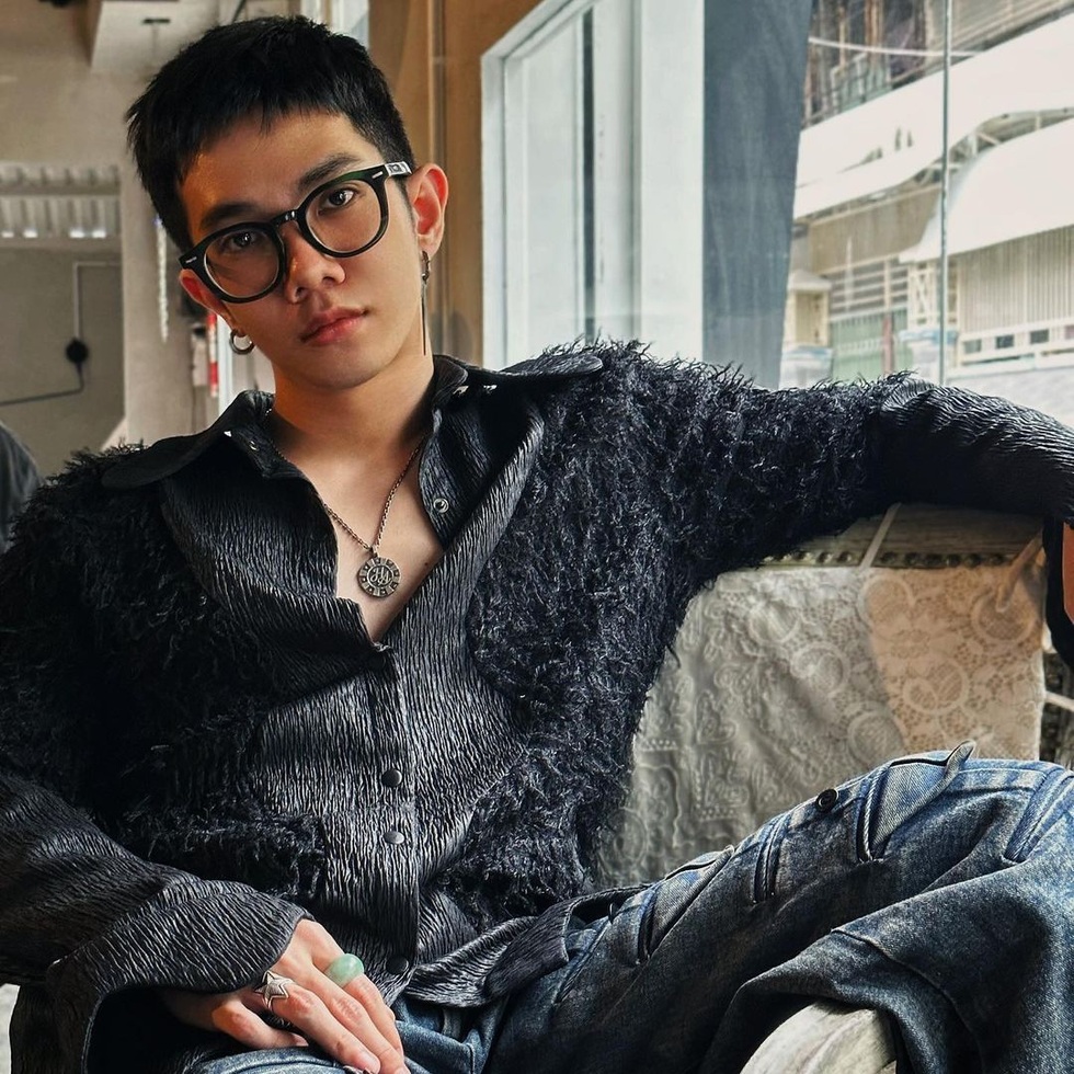 Nhà thiết kế Việt được Lisa diện trang phục: Lần cộng tác đầy bất ngờ - 8 Nhà thiết kế Việt được Lisa diện trang phục: Lần cộng tác đầy bất ngờ - 8