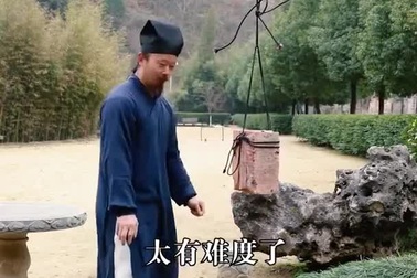 Dùng chân đạp vỡ gạch, chưởng môn Võ Đang vẫn gây tranh cãi