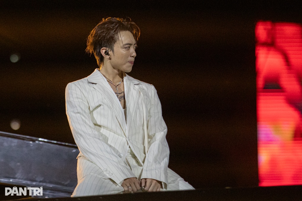 Cách SOOBIN xoa dịu người hâm mộ, vượt sóng gió bằng 3 đêm nhạc cháy vé - 5