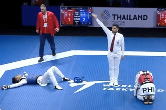 Võ sĩ Việt Nam “lật kèo” phút cuối, đối thủ thất thần từ thắng thành thua