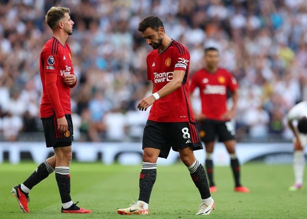 Huyền thoại Alan Shearer chỉ trích hàng tiền vệ kém cỏi của Man Utd - 1 Huyền thoại Alan Shearer chỉ trích hàng tiền vệ kém cỏi của Man Utd - 1