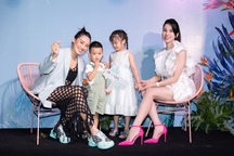 Diệp Lâm Anh hiếm hoi đưa 2 con đi sự kiện, nhan sắc rạng rỡ gây chú ý